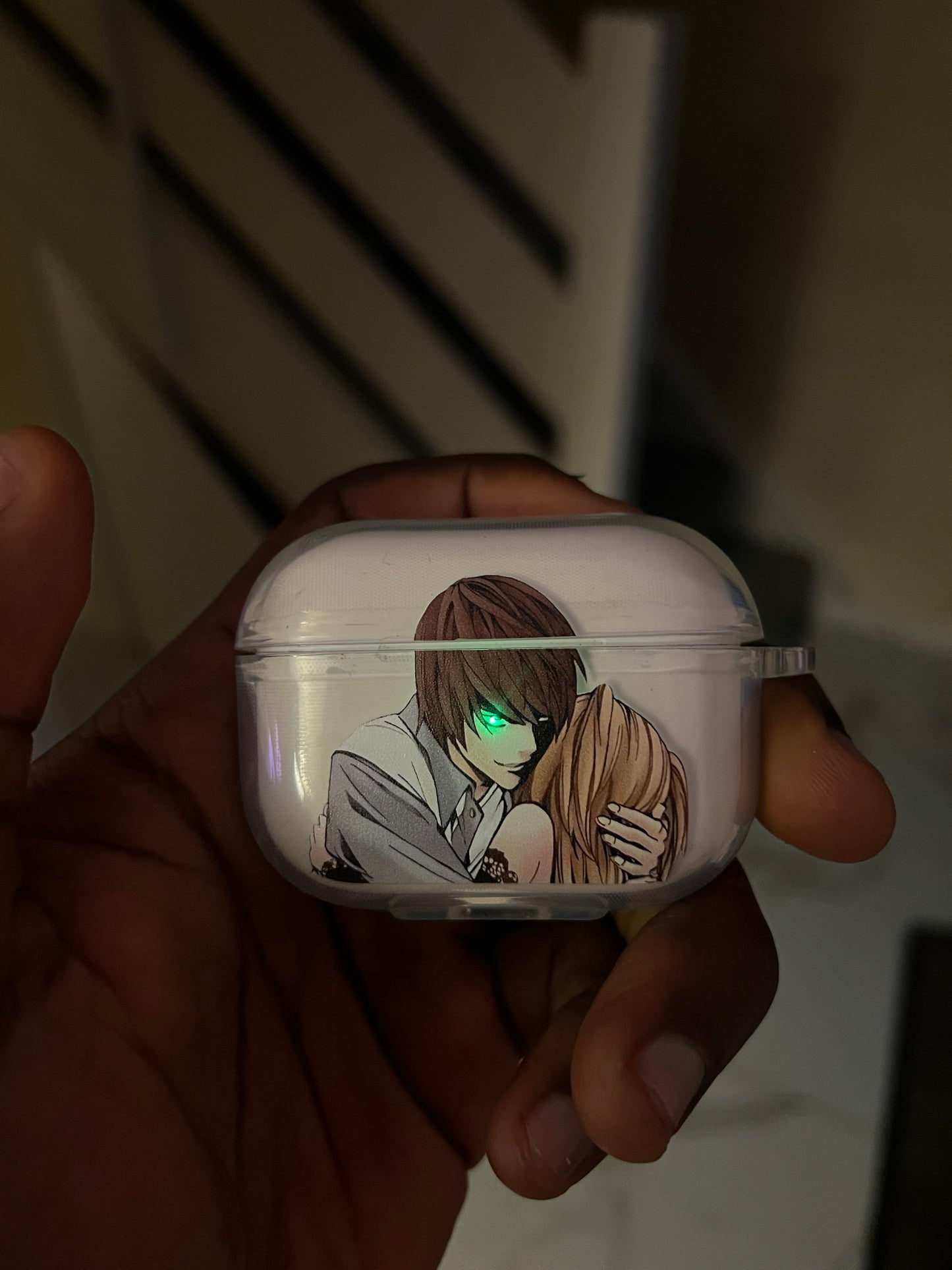 Light Yagami Hugging Misa AirPods Case