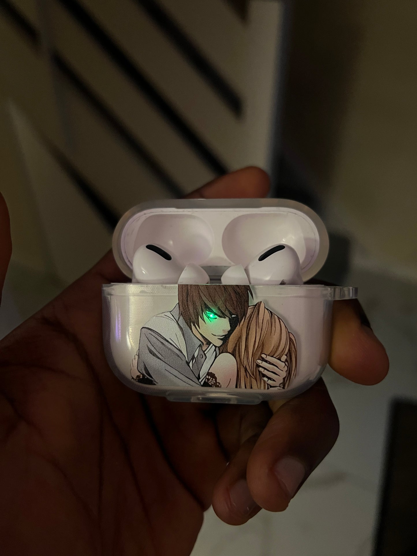 Light Yagami Hugging Misa AirPods Case