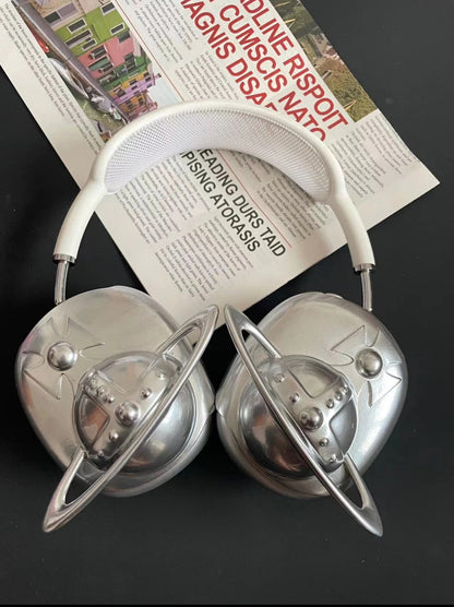 Silver Saturn AirPods Max Case