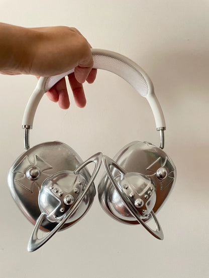 Silver Saturn AirPods Max Case